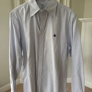 (009) Brooks Brothers White and Blue Striped Dress Shirt